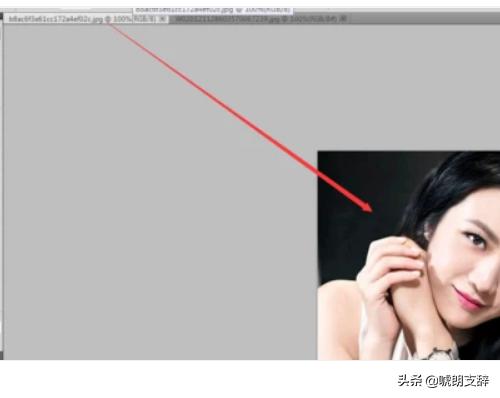 如何使用photoshop软件把两张照片合成为一张？